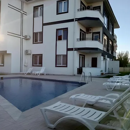 Lejlighed Oznur House *